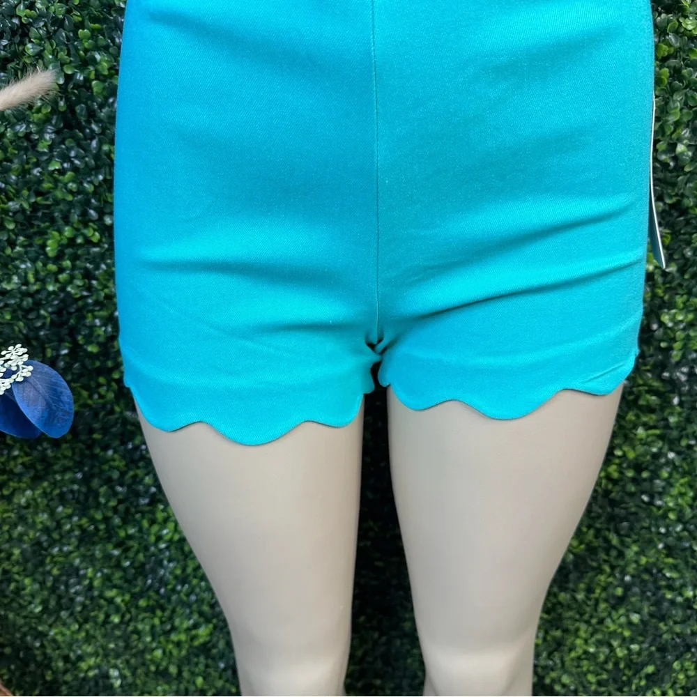 Nwt torquoise  Scalloped Crop Top‎ and Shorts Set resort wear summer